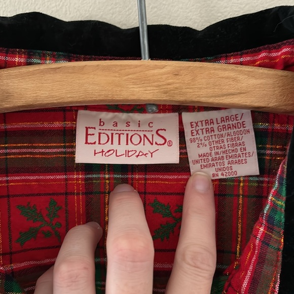 Vintage Basic Editions Holiday women’s plaid top - Picture 3 of 5
